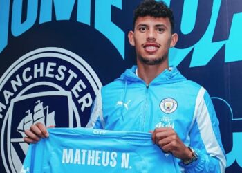 Cầu thủ Man City bị bắt vì cáo buộc cướp điện thoại