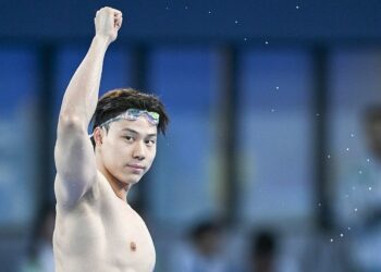 ‘Hoàng tử ếch’ Trung Quốc bị tố phản bội vợ chưa cưới