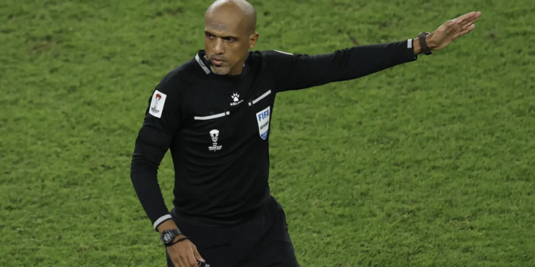 Truyền thông thế giới châm biếm trọng tài trận Indonesia – Bahrain