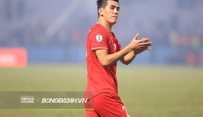 Tiền đạo Nguyễn Tiến Linh bị troll sau trận thắng ĐT Singapore