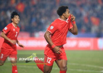 HLV Kim Sang Sik có thay đổi bất ngờ nơi hàng công đấu Singapore