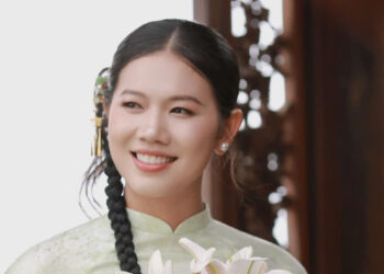 Ánh Viên đẹp hút hồn khi diện áo dài đón Xuân Ất Tỵ