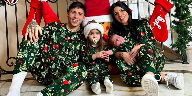 Enzo Fernandez quay lại với vợ sau 3 tháng ly thân