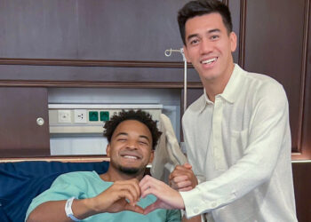 Tiến Linh đến thăm Xuân Son và gửi lời… khiêu chiến