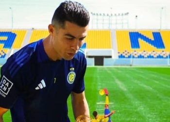 Ronaldo được Al Nassr tặng bánh sinh nhật độc đáo mừng 40 tuổi