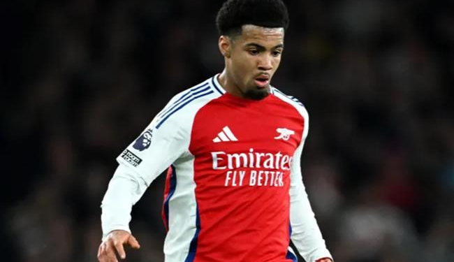 Ethan Nwaneri thay đổi số áo ở Arsenal