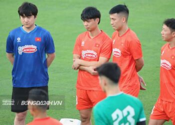 ĐT Việt Nam thiếu 8 cầu thủ trong buổi tập đầu tiên