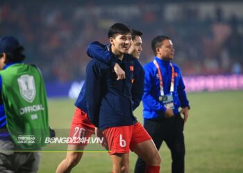 HLV Kim Sang Sik tức tốc bổ sung 2 trung vệ lên ĐT Việt Nam