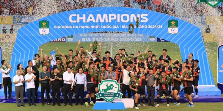 Hoàng Đức tỏa sáng, Ninh Bình thắng đậm Bình Phước trận nâng cúp vô địch