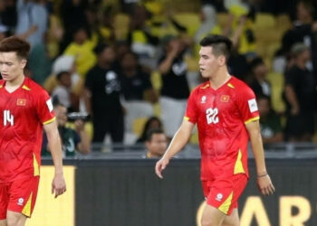 Tuyển Việt Nam: Cú ngã cần thiết để tỉnh ngộ