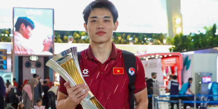 U23 Việt Nam rạng rỡ mang cúp vô địch U23 Đông Nam Á về nhà