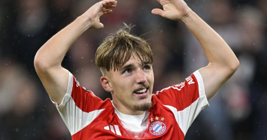 Bayern đặt cược tương lai vào viên ngọc 17 tuổi Lennart Karl