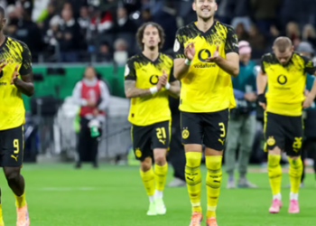 Brandt cứu thua ngoạn mục, Dortmund thắng Frankfurt trên chấm luân lưu