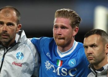 De Bruyne chấn thương sau khi ghi bàn cho Napoli