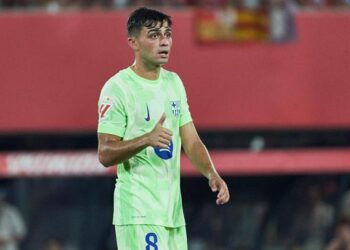 Pedri dính chấn thương cơ, Barcelona lo sốt vó