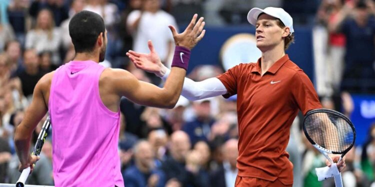 Sinner ‘phả hơi nóng’ vào vị trí số 1 của Alcaraz