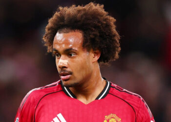 MU chặn chuyển nhượng 2 cầu thủ muốn rời Old Trafford