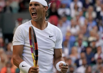 Nadal vào bán kết Wimbledon sau màn tra tấn thể lực