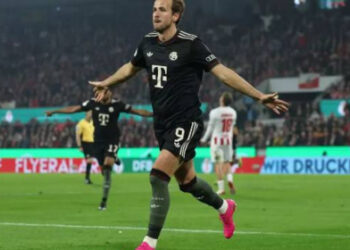 Kane lập cú đúp, Bayern ngược dòng hạ Koln 4-1 