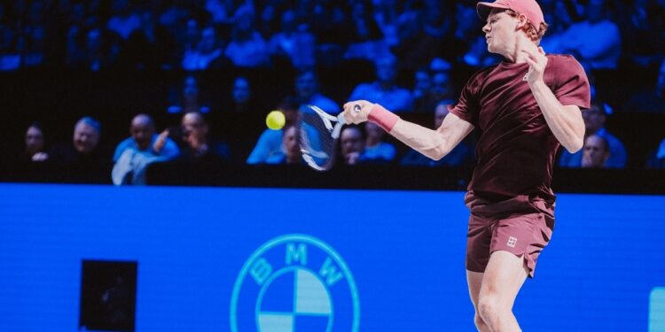 Jannik Sinner thắng tưng bừng ở trận mở màn Vienna Open