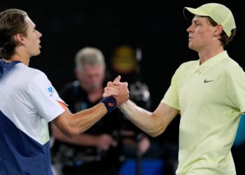 Jannik Sinner đối đầu Zverev ở chung kết Vienna Open 2025