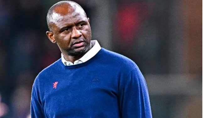 HLV Patrick Vieira bị đội bóng Italia sa thải