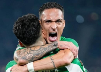 Antony lại ghi bàn, Real Betis vượt ải Lyon