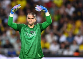 Áp lực đè nặng Lucas Chevalier tại PSG