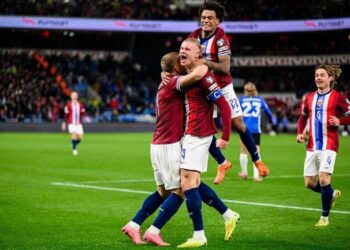 Erling Haaland viết lại lịch sử cho bóng đá Na Uy