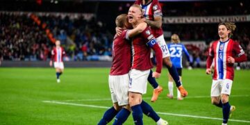 Erling Haaland viết lại lịch sử cho bóng đá Na Uy