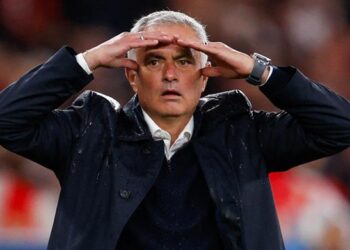 Khi hai cựu vương châu Âu sa sút không phanh