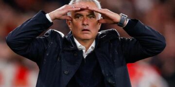 Khi hai cựu vương châu Âu sa sút không phanh