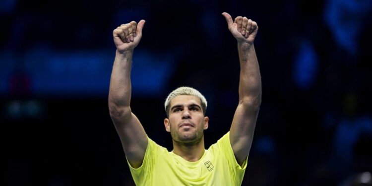 Alcaraz hạ De Minaur, khởi đầu ấn tượng tại ATP Finals 2025