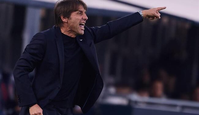 Chủ tịch Napoli phủ nhận khả năng Conte từ chức