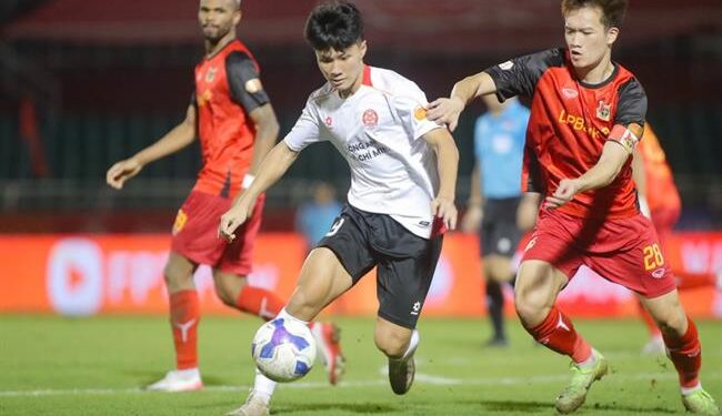 Hoàng Đức thách thức ngoại binh trong cuộc đua Vua phá lưới