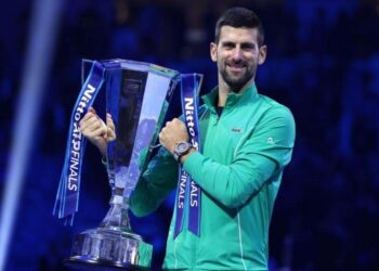 Djokovic cùng bảng Alcaraz ở ATP Finals