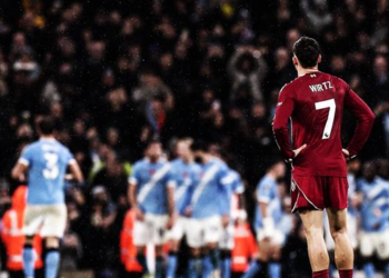 Thầy trò Arne Slot và 11 vấn đề to lớn ở mùa giải 2025/2026