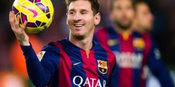 Lionel Messi được dựng tượng tại Camp Nou