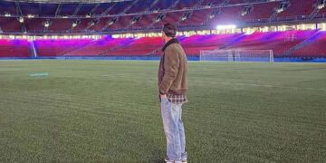 Messi không cần xin phép Barca để thăm Camp Nou