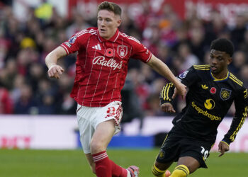 MU tăng tốc chiêu mộ viên ngọc Elliot Anderson