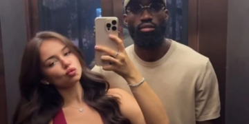 Tuyển thủ Cameroon vướng bê bối tình ái khi tập trung ĐTQG