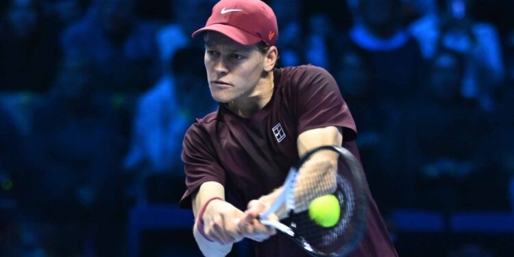 Sinner vào bán kết ATP Finals