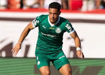 Vitor Roque thừa nhận sai lầm khi gia nhập Barca