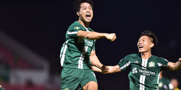 Vòng 6 giải hạng Nhất: Công Phượng trở lại sát cánh với Minh Vương