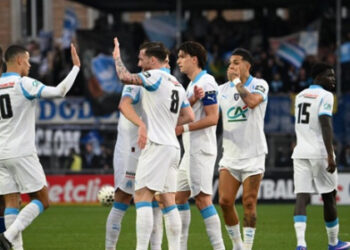 Greenwood tỏa sáng, Marseille đè bẹp Bourg-Peronnas 6-0