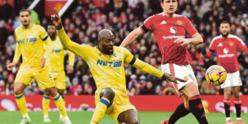 Crystal Palace sốt sắng bán Mateta cho MU