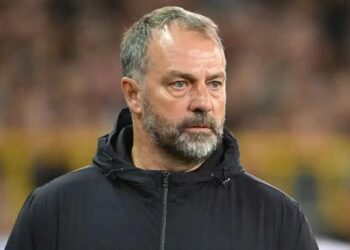 Hansi Flick lên tiếng về tương lai ở Barca