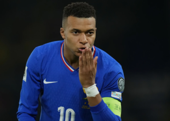 Mbappe thắng kiện PSG