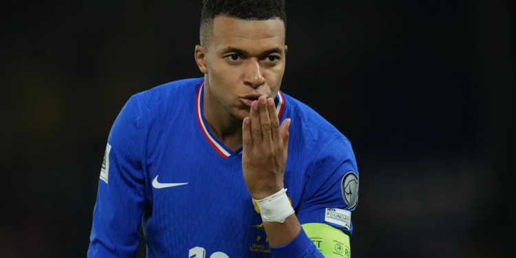 Mbappe thắng kiện PSG