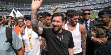 Hỗn loạn ngày mở màn tour Ấn Độ của Messi